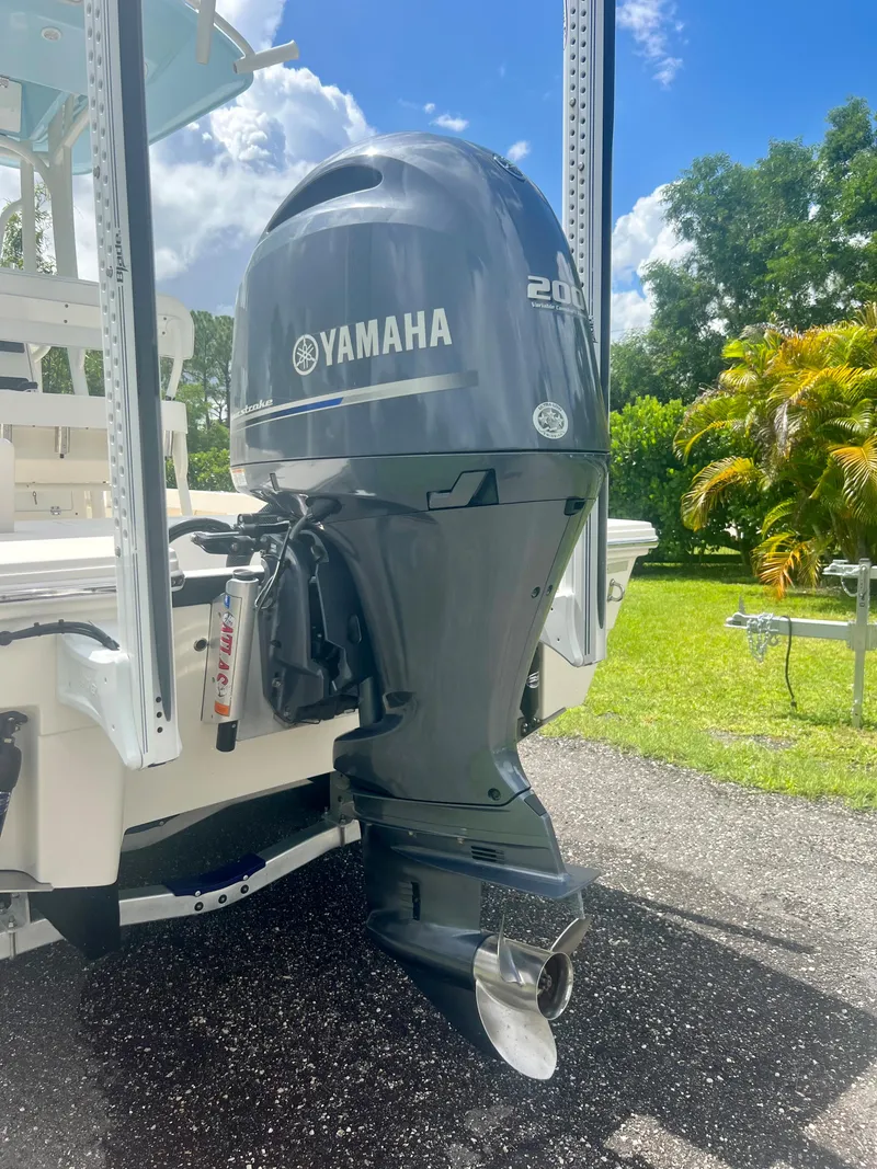 Slide: The Image of 2020 Pathfinder 2200 TRS boat with Yamaha 200 outboard motor. - 20