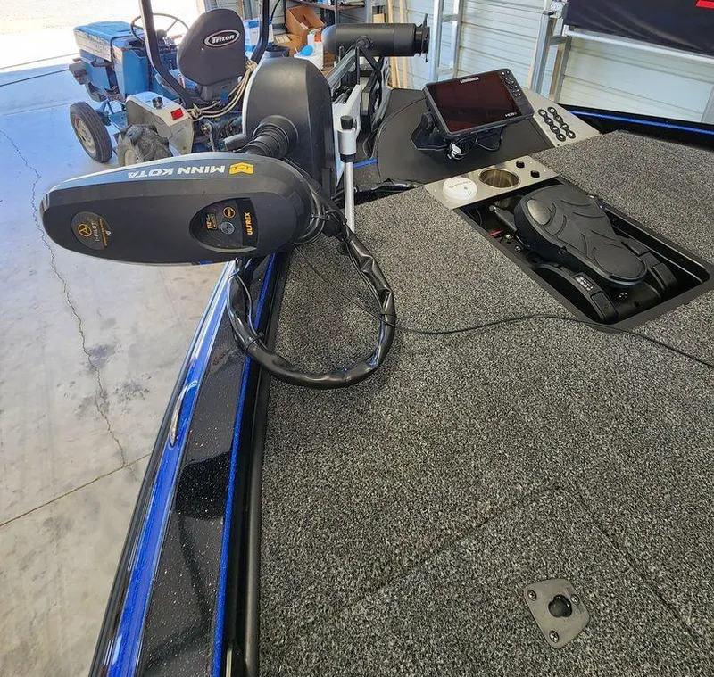 Slide: The Image of 2020 Caymas CX 20 boat with Minn Kota trolling motor and fishing equipment. - 17