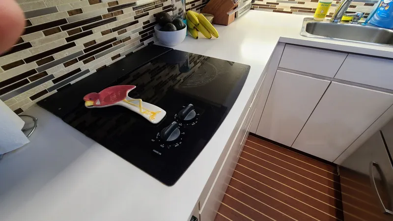 Slide: The Image of Hatteras 52 Cmy 1990 - 22