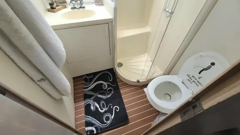 Slide: The Image of Hatteras 52 Cmy 1990 - 33