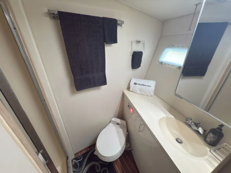 Slide: The Image of Hatteras 52 Cmy 1990 - 37