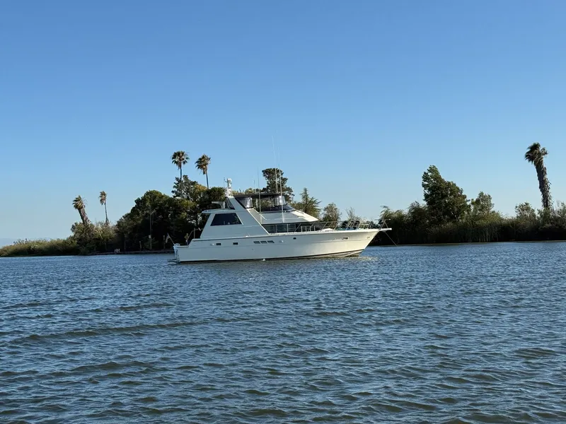 Slide: The Image of Hatteras 52 Cmy 1990 - 4