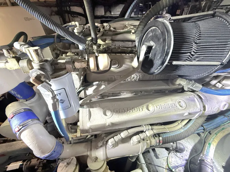 Slide: The Image of Hatteras 52 Cmy 1990 - 50