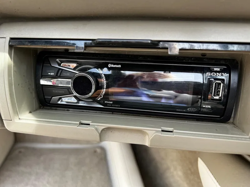 Slide: The Image of Crownline Boats 21 SS 2009 - 10