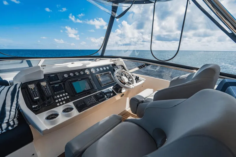 Slide: The Image of Sunseeker 86 Yacht 2019 - 16