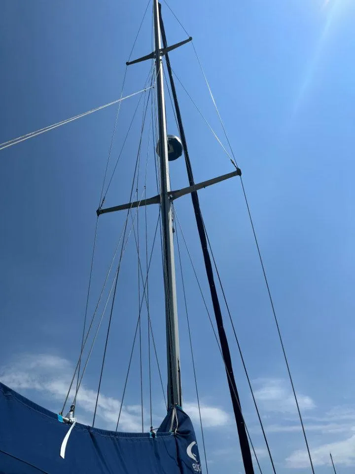 Slide: The Image of Sailboat mast of 1986 Nautor Swan 43 against a clear blue sky. - 9