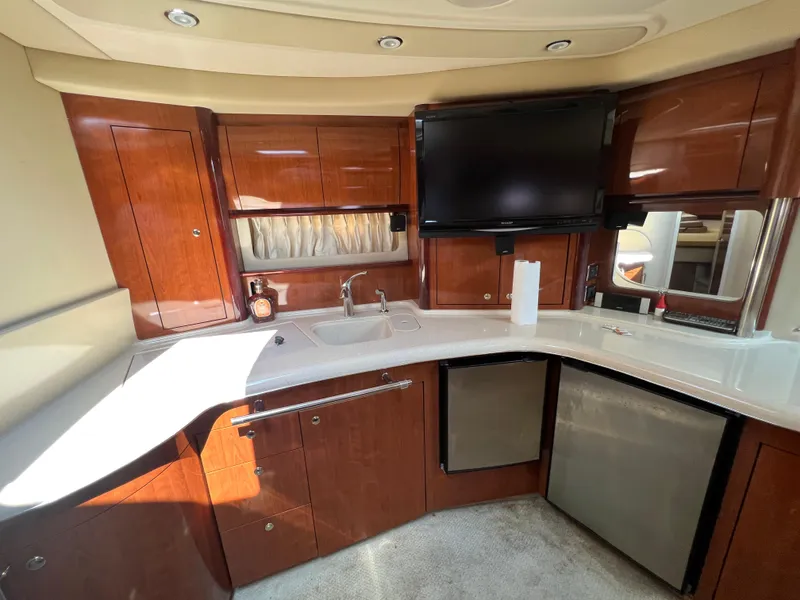 Slide: The Image of Sea Ray 420 Sundancer 2003 - 23