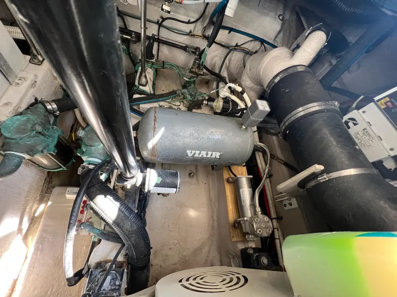 Slide: The Image of Sea Ray 420 Sundancer 2003 - 33