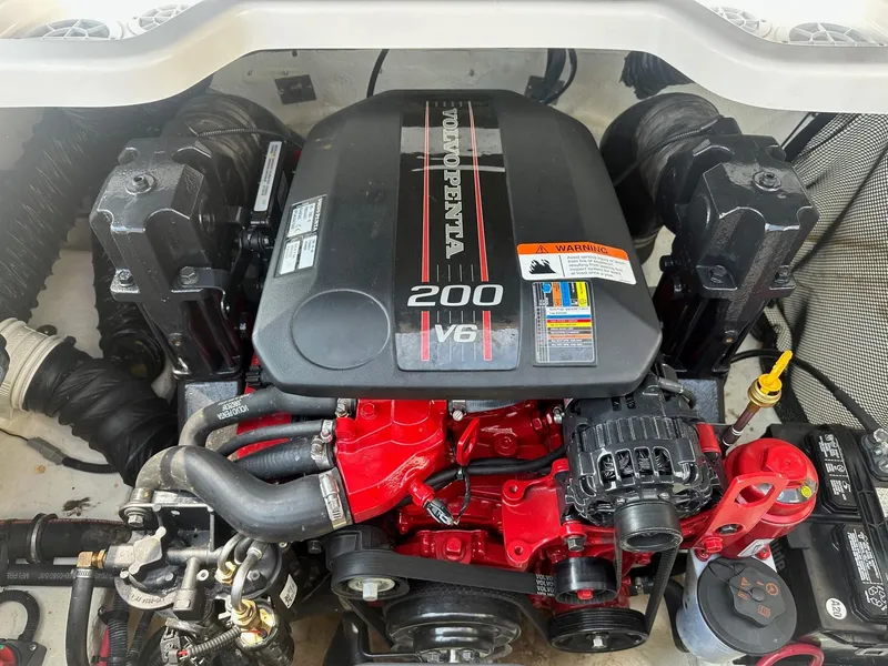 Slide: The Image of 2015 Regal 1900 boat engine, Volvo Penta 200 V6, detailed view. - 15