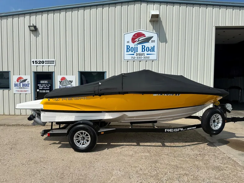 Slide: The Image of 2015 Regal 1900 boat with cover at Boji Boat Brokers, 1520 Hudson Avenue. - 24