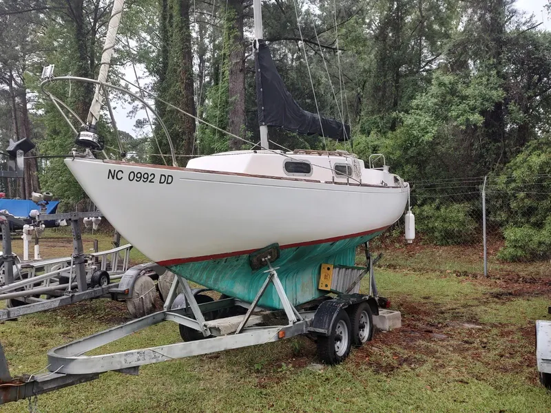 Slide: The Image of 1982 Alberg 22 - 2