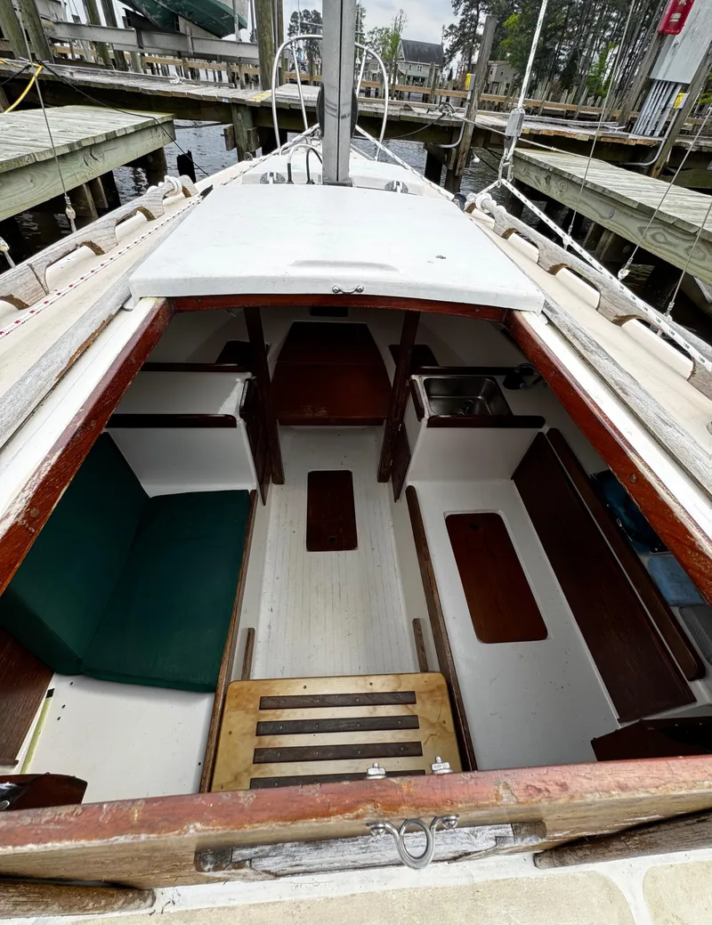 Slide: The Image of 1982 Alberg 22 - 26