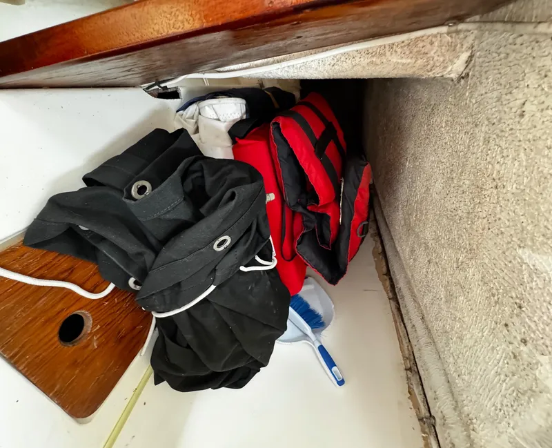 Slide: The Image of 1982 Alberg 22 - 40