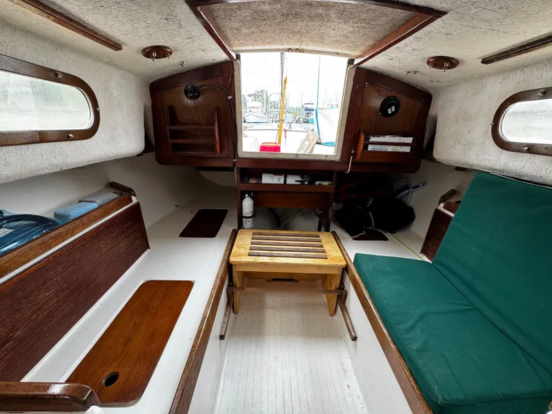 Slide: The Image of 1982 Alberg 22 - 45