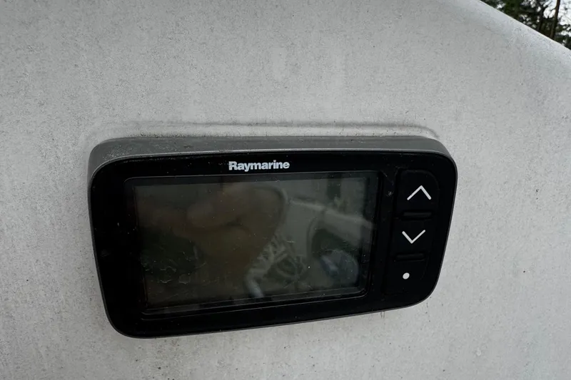 Slide: The Image of 1982 Alberg 22 - 54