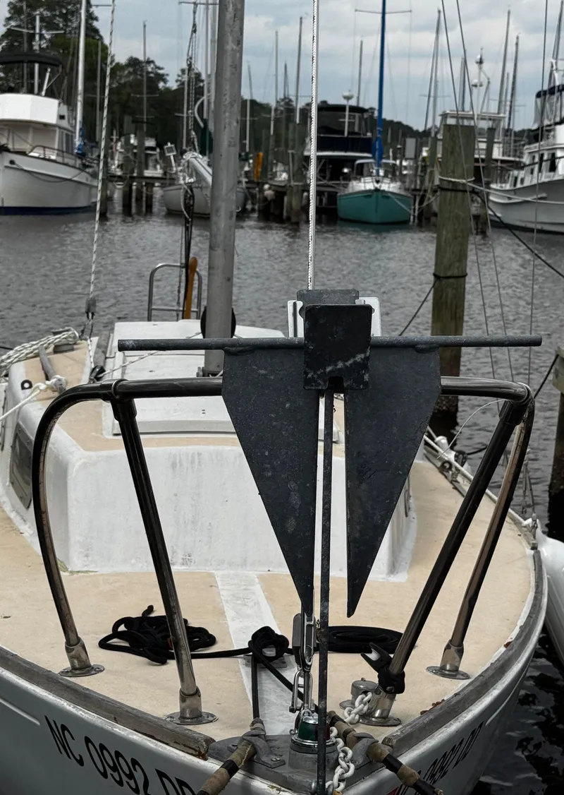 Slide: The Image of 1982 Alberg 22 - 55