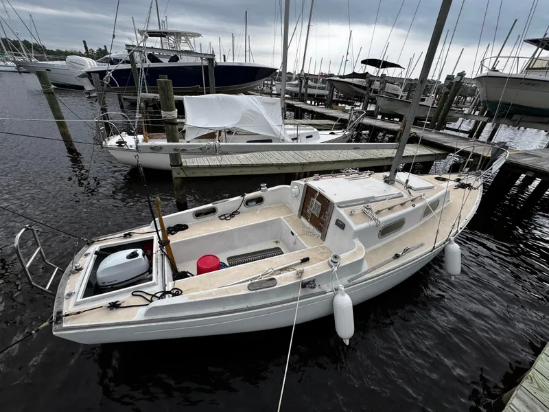 Slide: The Image of 1982 Alberg 22 - 7