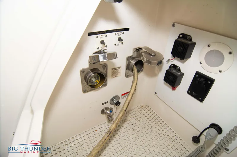 Slide: The Image of Sea Ray 540 Sundancer 2013 electrical panel and connections. - 18