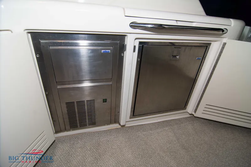 Slide: The Image of Stainless steel appliances on 2013 Sea Ray 540 Sundancer yacht. - 33