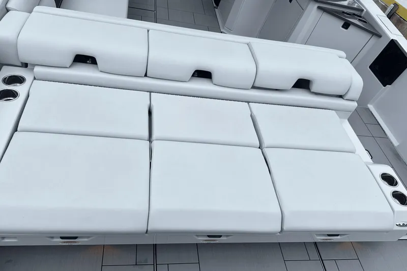 Slide: The Image of Aviara AV32 Outboard 2024 - 28