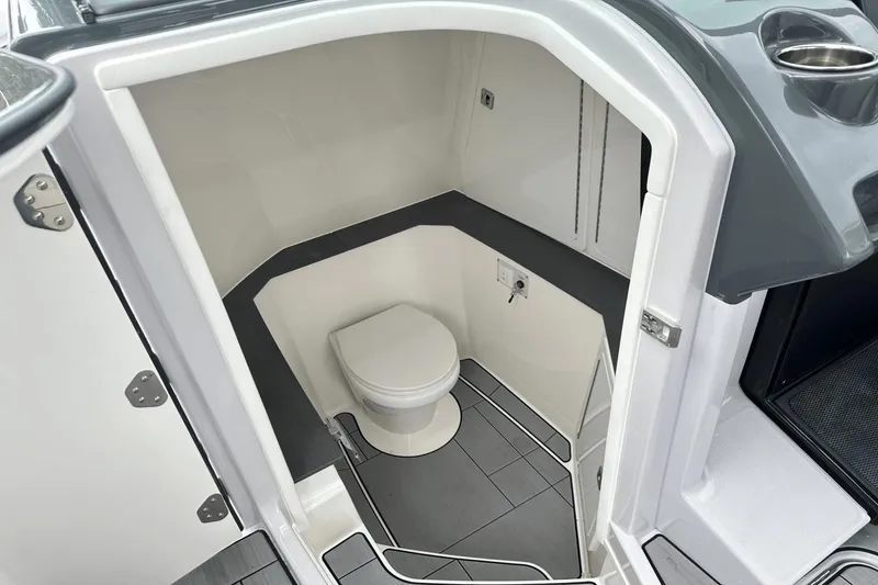 Slide: The Image of Aviara AV32 Outboard 2024 - 35