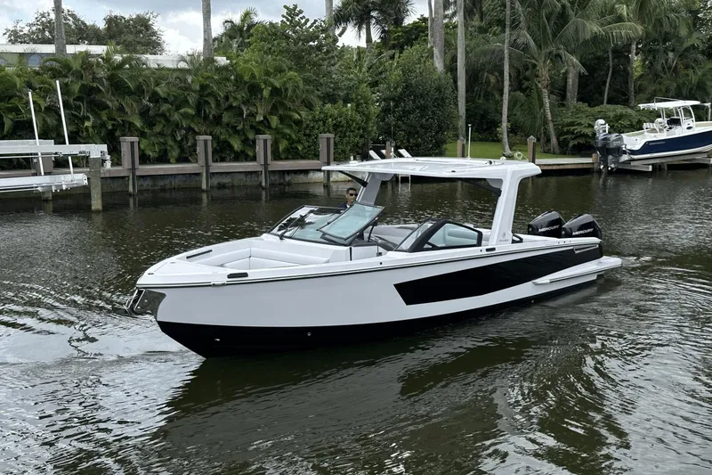 Slide: The Image of Aviara AV32 Outboard 2024 - 7