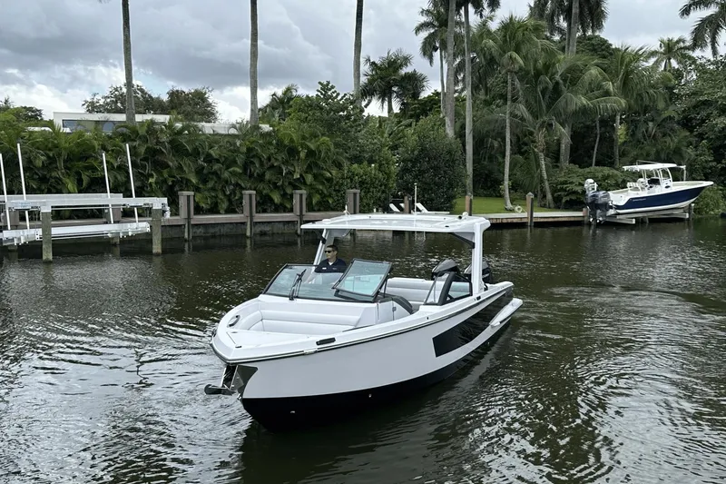 Slide: The Image of Aviara AV32 Outboard 2024 - 8