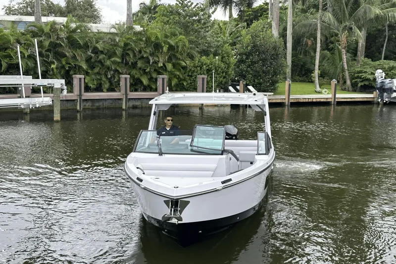 Slide: The Image of Aviara AV32 Outboard 2024 - 9