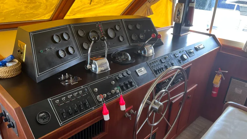 Slide: The Image of Chris-Craft Constellation 500 1986 - 10