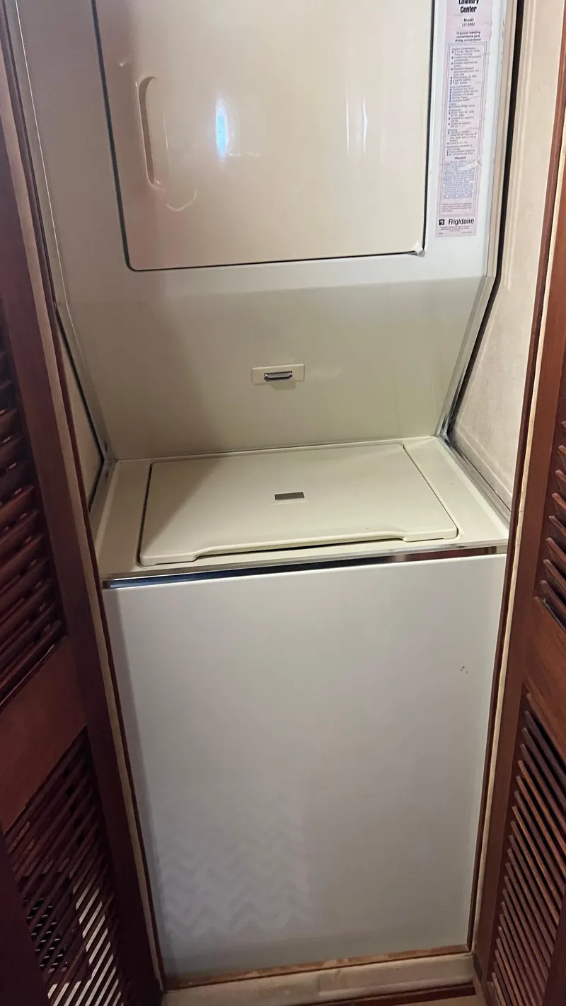 Slide: The Image of Chris-Craft Constellation 500 1986 - 29