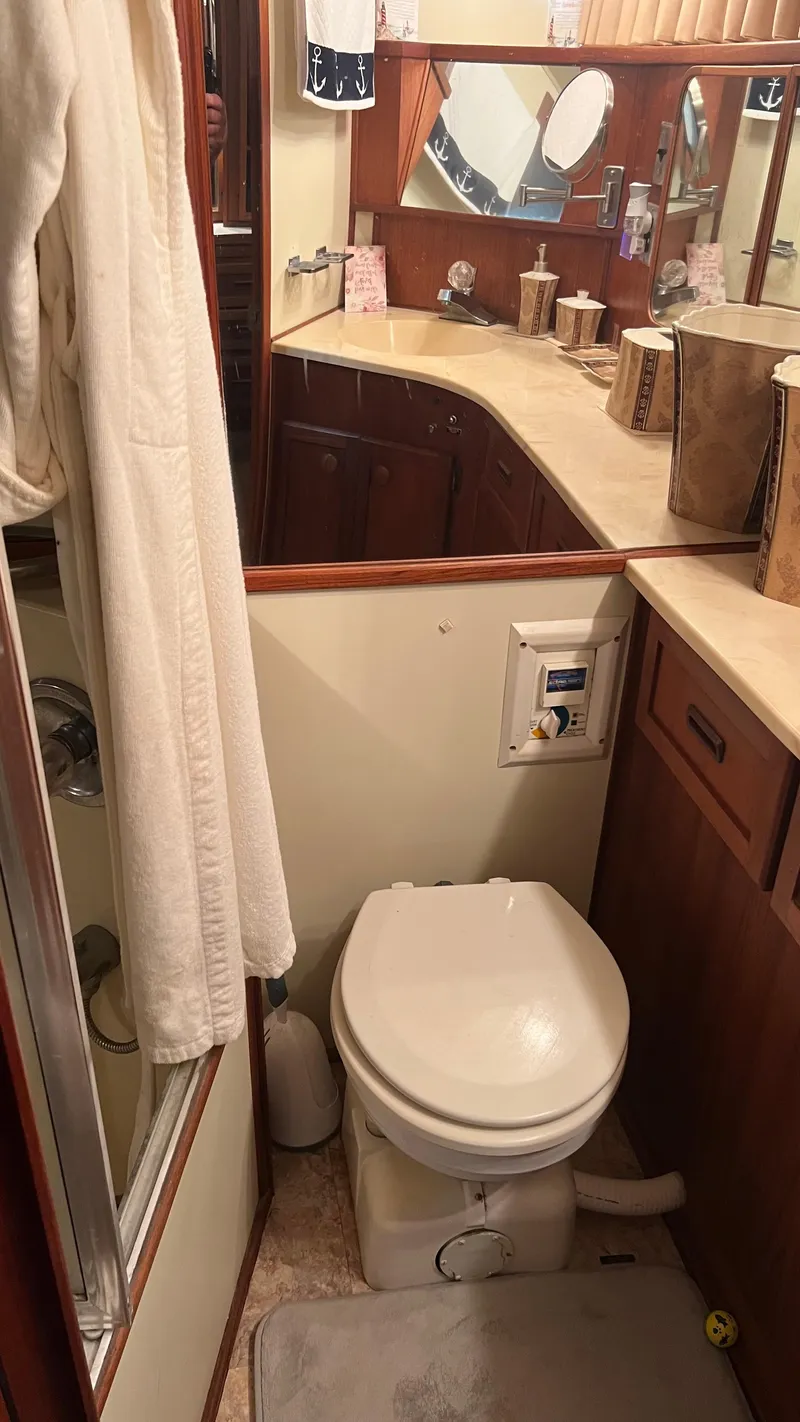 Slide: The Image of Chris-Craft Constellation 500 1986 - 37