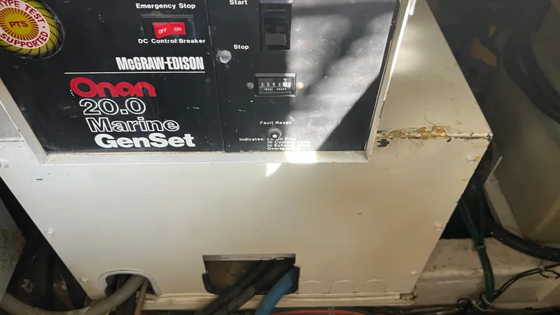 Slide: The Image of Chris-Craft Constellation 500 1986 - 42