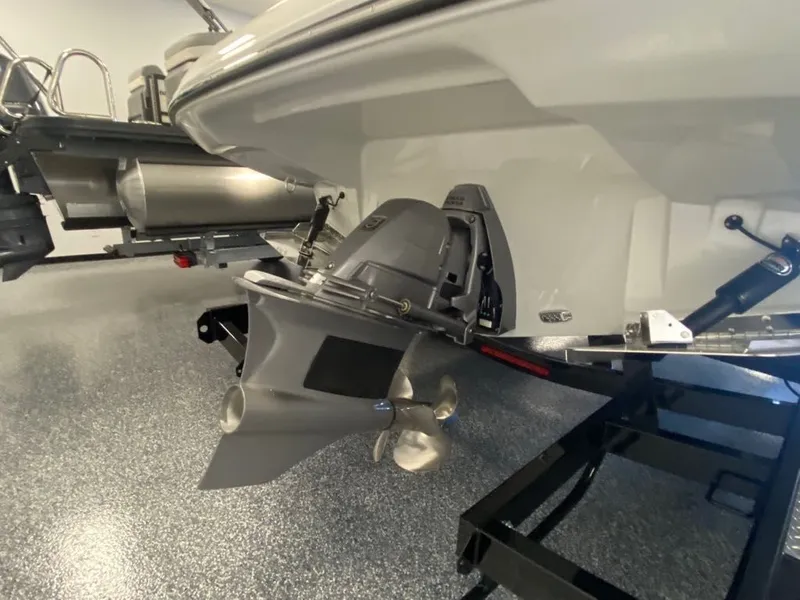 Slide: The Image of Crownline Boats 270 SS SURF 2024 - 12