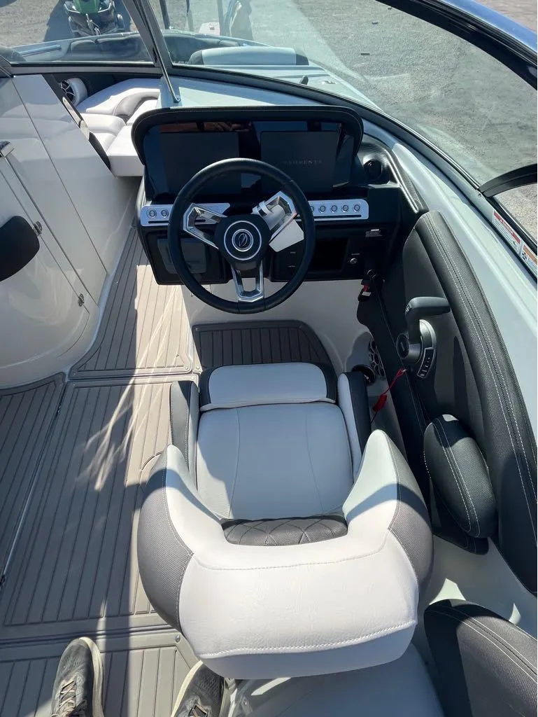 Slide: The Image of Crownline Boats 270 SS SURF 2024 - 7