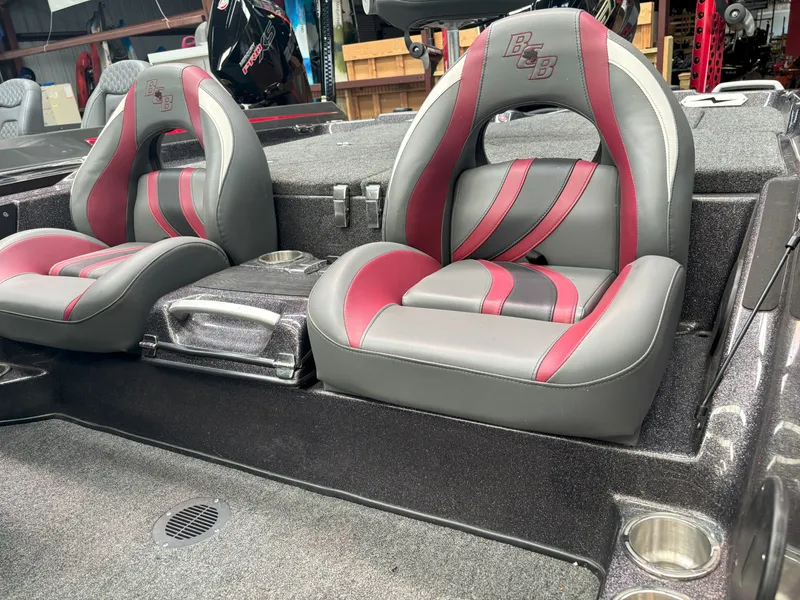 Slide: The Image of Bass Cat COUGAR FTD 203 HYBRID 2024 - 12