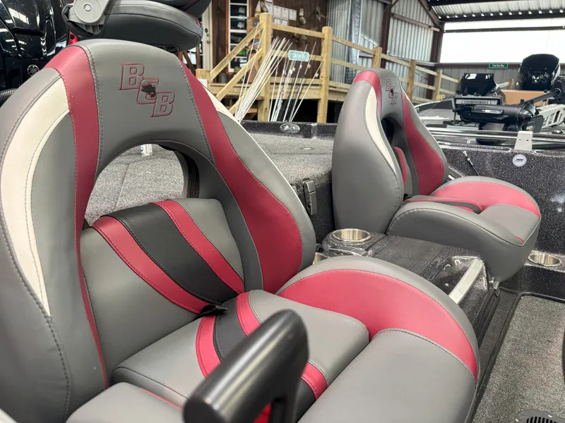 Slide: The Image of Bass Cat COUGAR FTD 203 HYBRID 2024 - 14