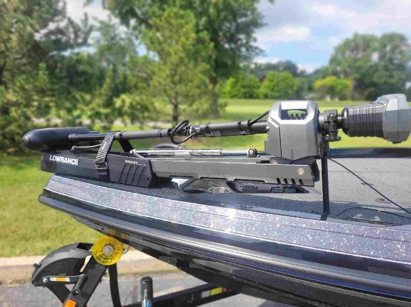 Slide: The Image of 2024 Ranger Z518 Ranger Cup Equipped boat with Lowrance equipment. - 2