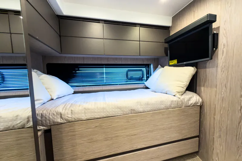 Slide: The Image of Azimut A45 2027 - 36