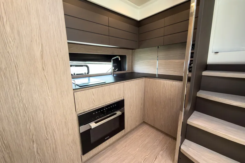 Slide: The Image of Azimut A45 2027 - 25