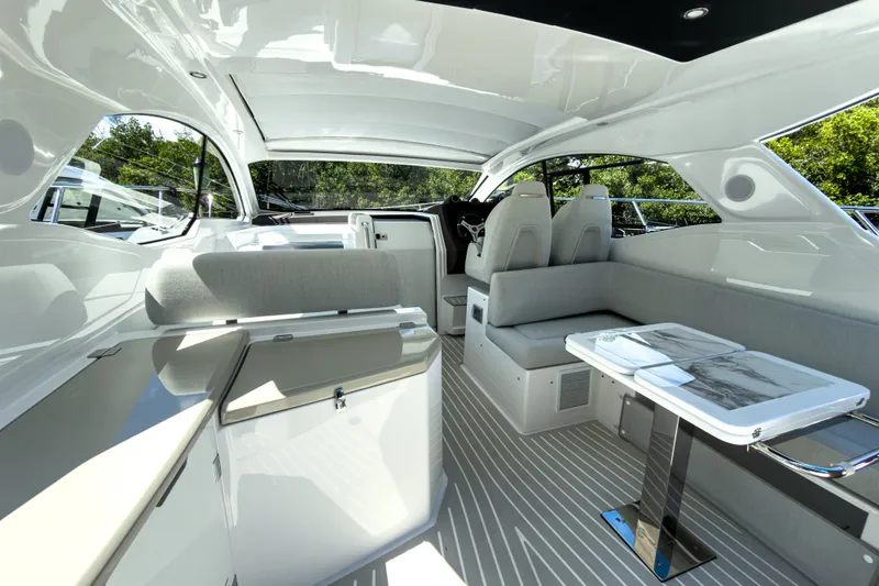Slide: The Image of Azimut A45 2027 - 6