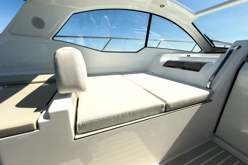 Slide: The Image of Azimut A45 2027 - 12