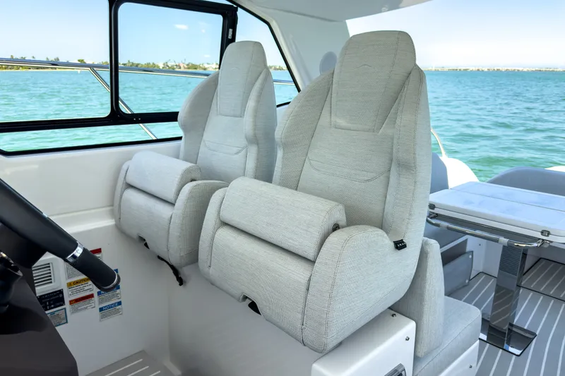 Slide: The Image of Azimut A45 2027 - 19