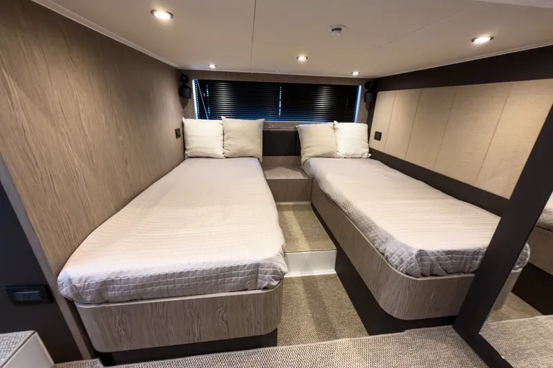 Slide: The Image of Azimut A45 2027 - 35