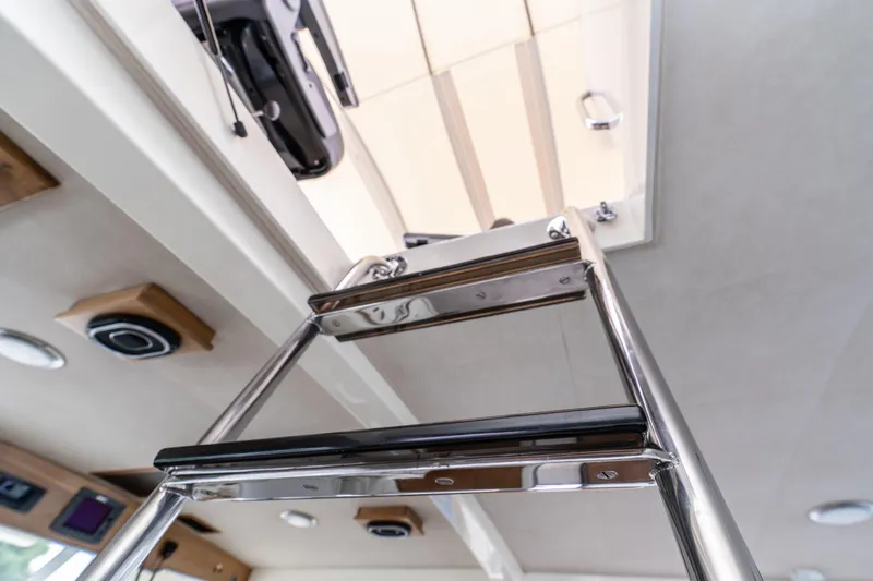 Slide: The Image of Bertram 58 Flybridge Motor Yacht 1986 - 40