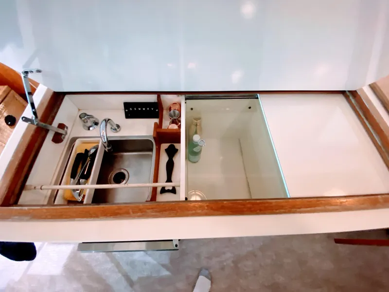 Slide: The Image of Bertram 58 Flybridge Motor Yacht 1986 - 62