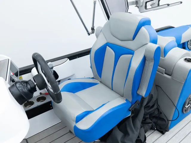 Slide: The Image of Luxurious seating in Montara 25' SURF BOSS 2.0 CW boat, 2023 model. - 10