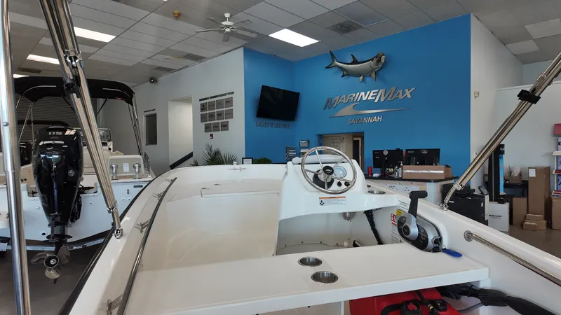Slide: The Image of Boston Whaler 130 Super Sport 2027 - 4