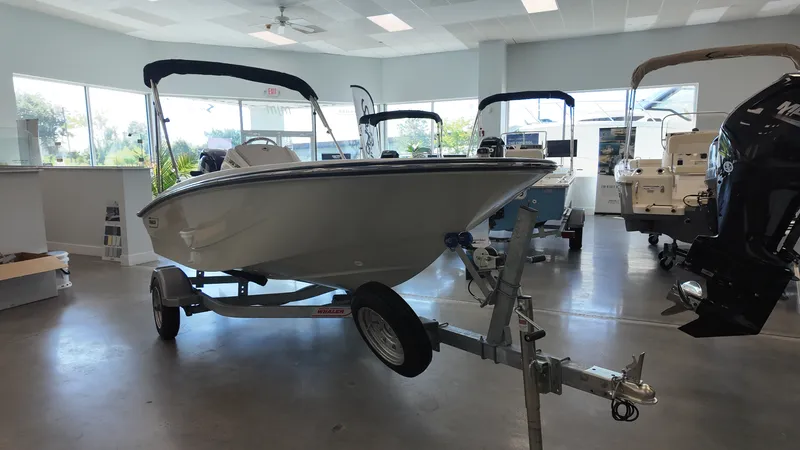 Slide: The Image of Boston Whaler 130 Super Sport 2027 - 7