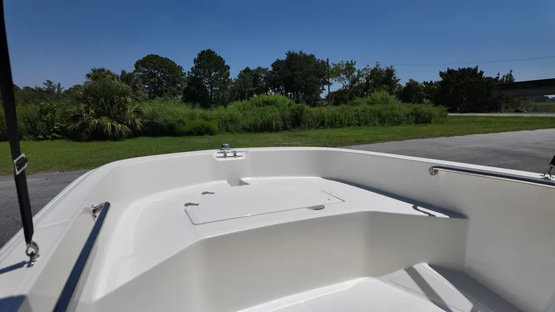 Slide: The Image of Boston Whaler 160 Super Sport 2027 - 8