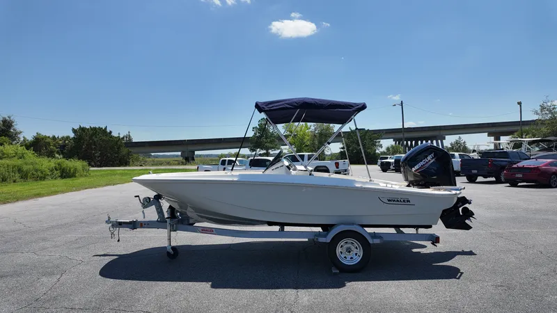 Slide: The Image of Boston Whaler 160 Super Sport 2027 - 11